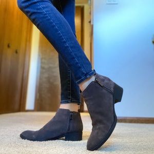 Kenneth Cole Women’s 8.5 Charcoal Suede Booties